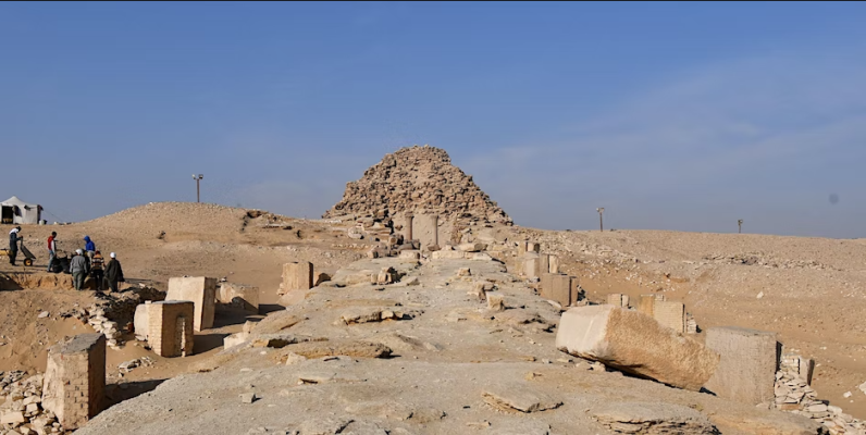 abusir_pyramid
